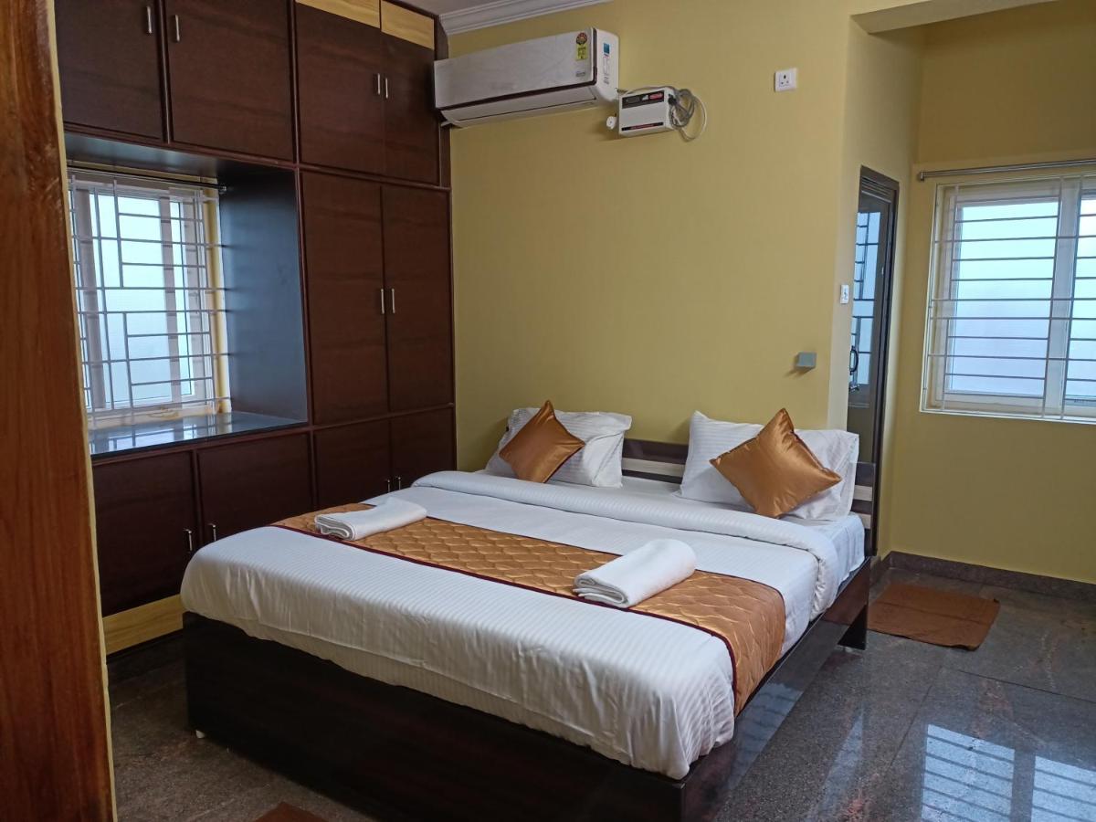 Four Seasons Home Stay 티루파티 외부 사진