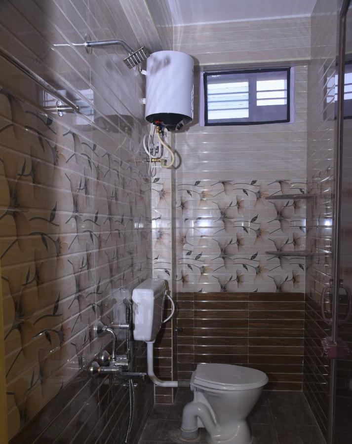 Four Seasons Home Stay 티루파티 외부 사진