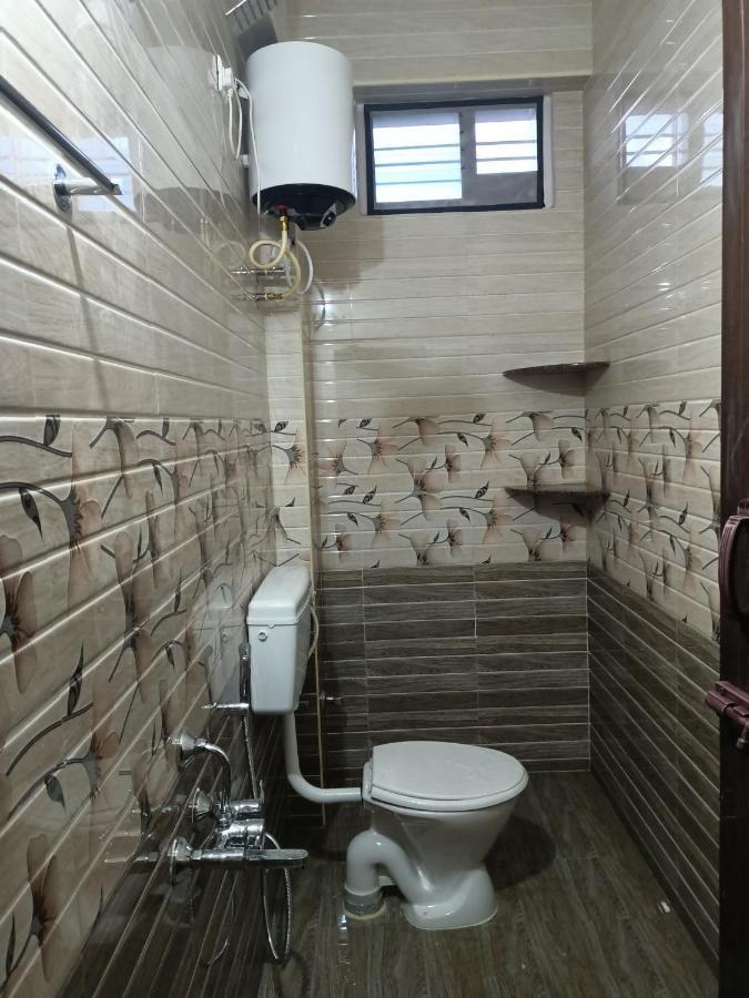 Four Seasons Home Stay 티루파티 외부 사진