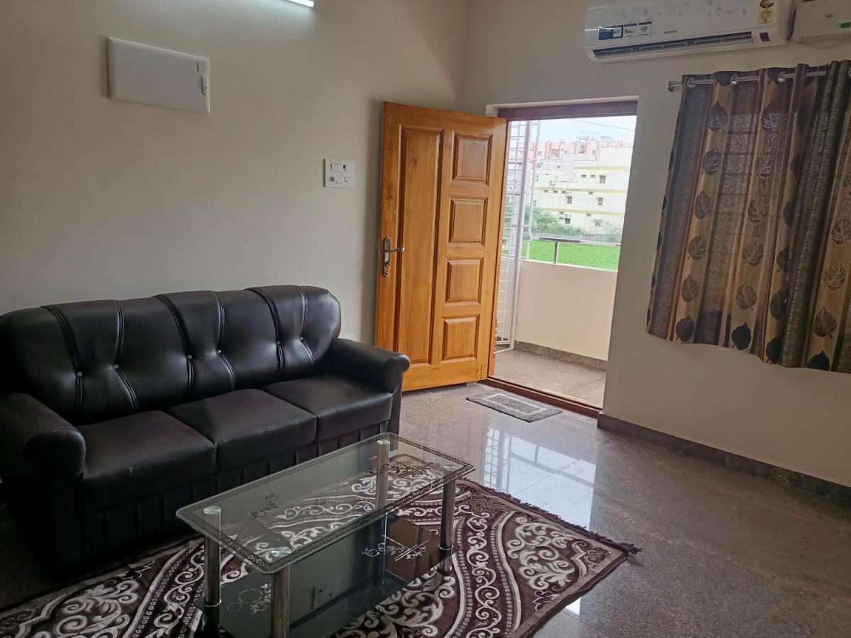 Four Seasons Home Stay 티루파티 외부 사진