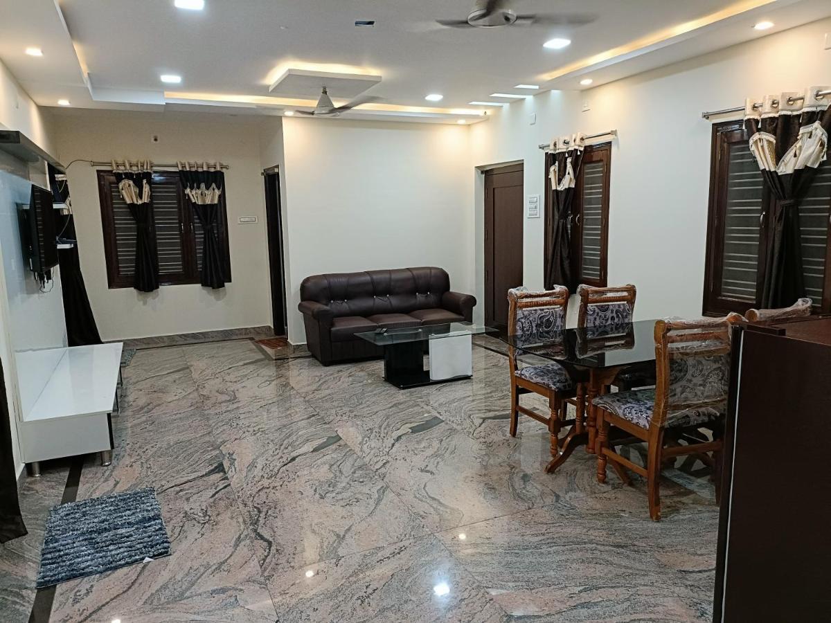 Four Seasons Home Stay 티루파티 외부 사진