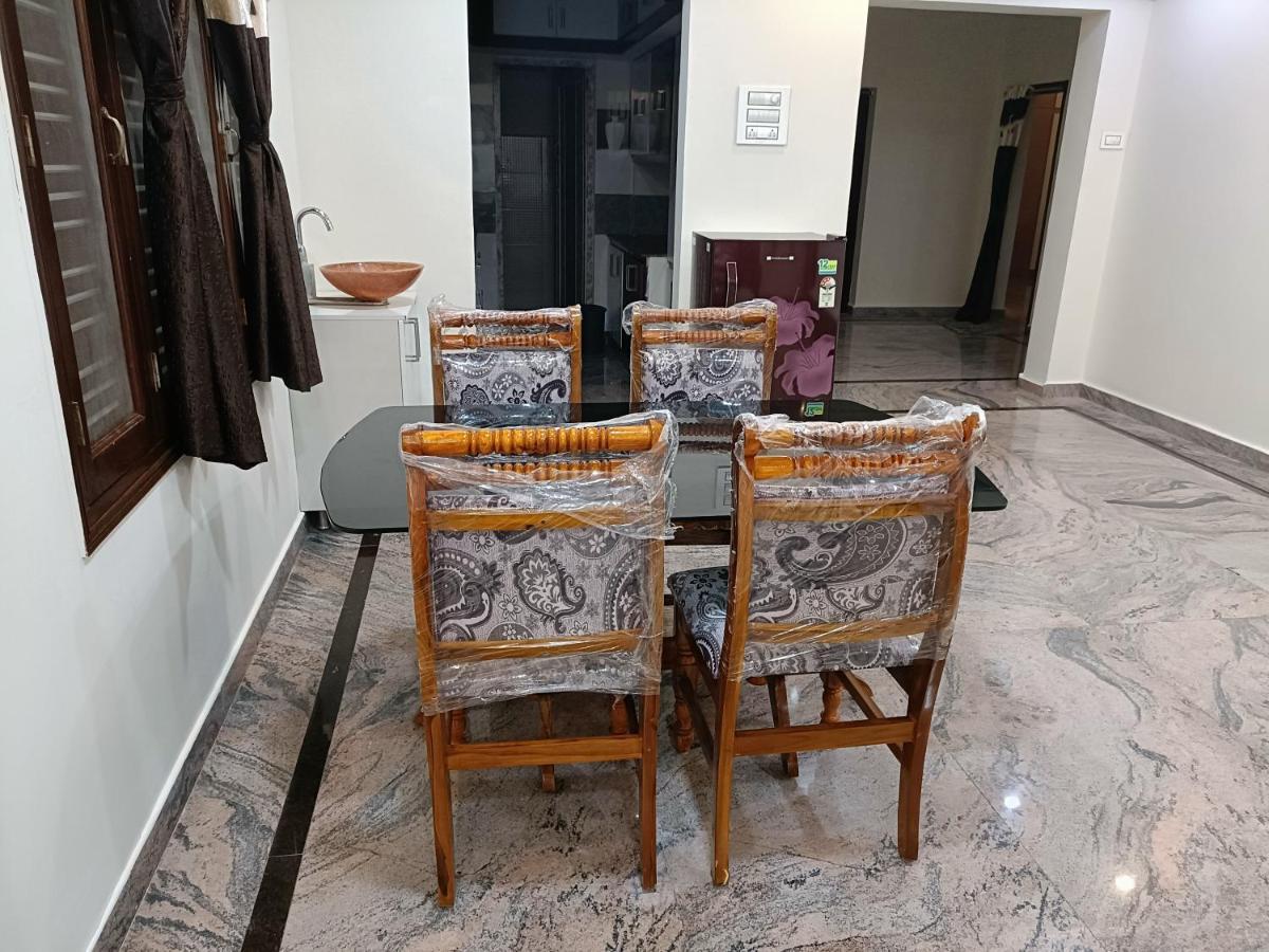 Four Seasons Home Stay 티루파티 외부 사진