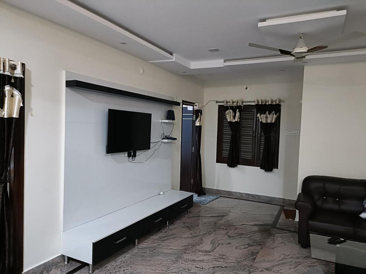Four Seasons Home Stay 티루파티 외부 사진