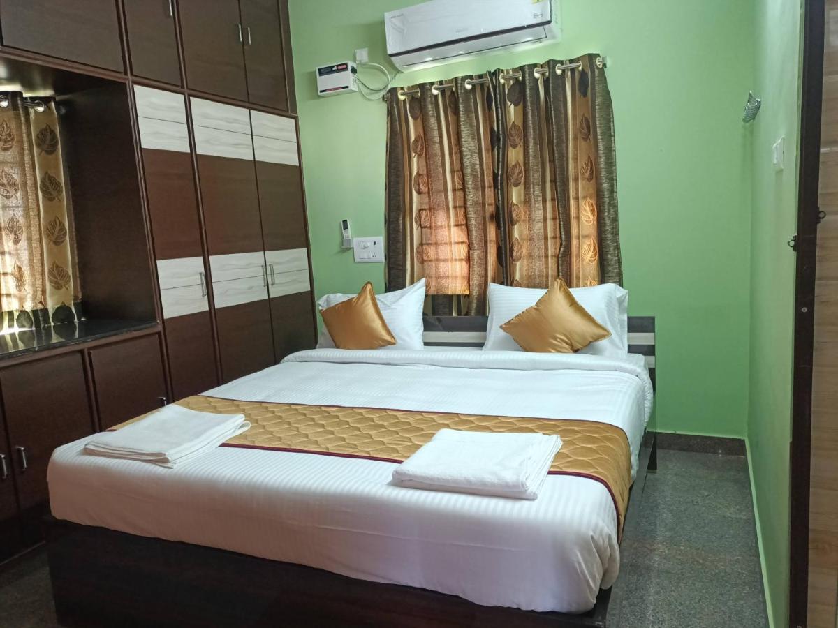 Four Seasons Home Stay 티루파티 외부 사진