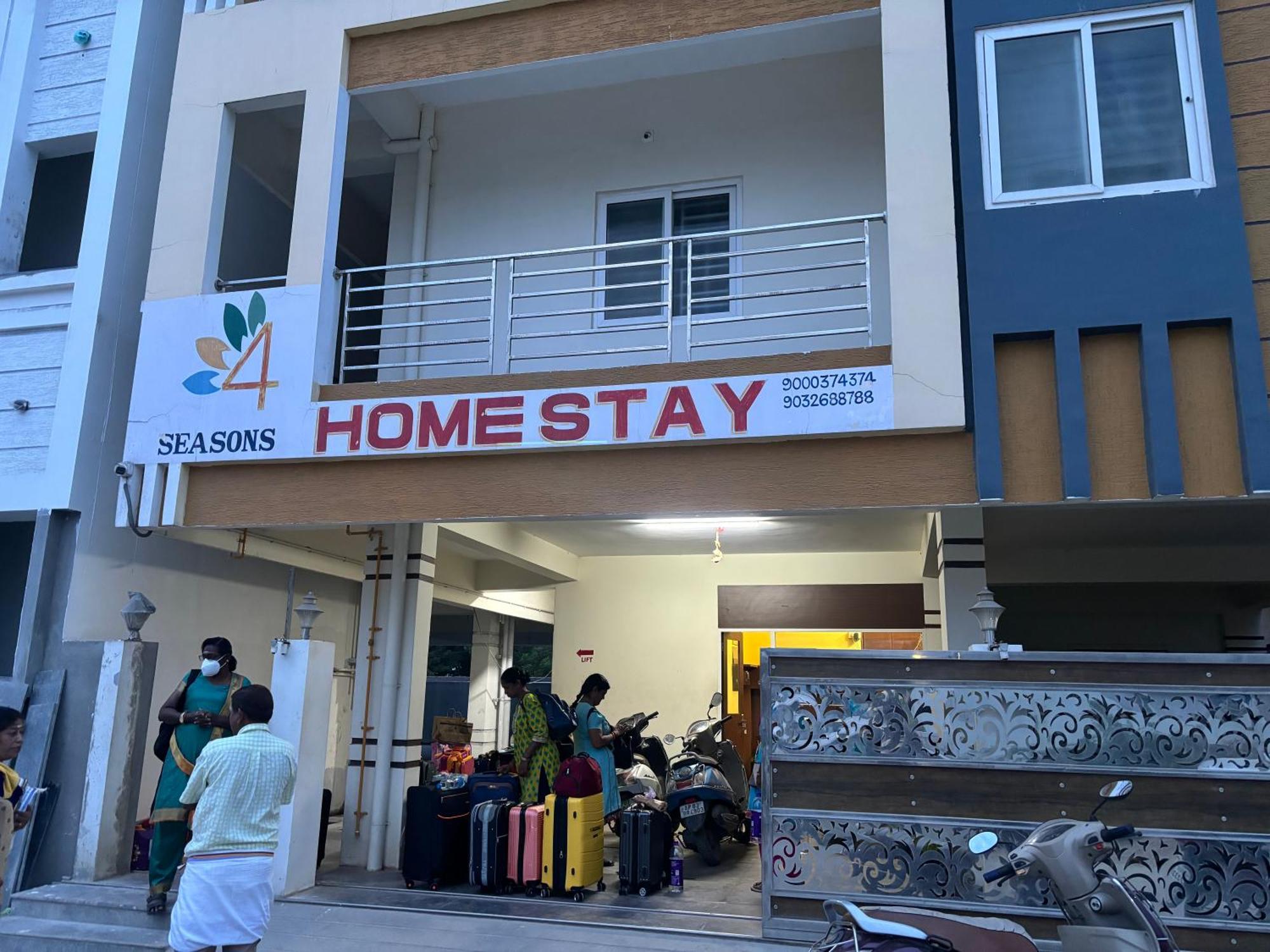 Four Seasons Home Stay 티루파티 외부 사진