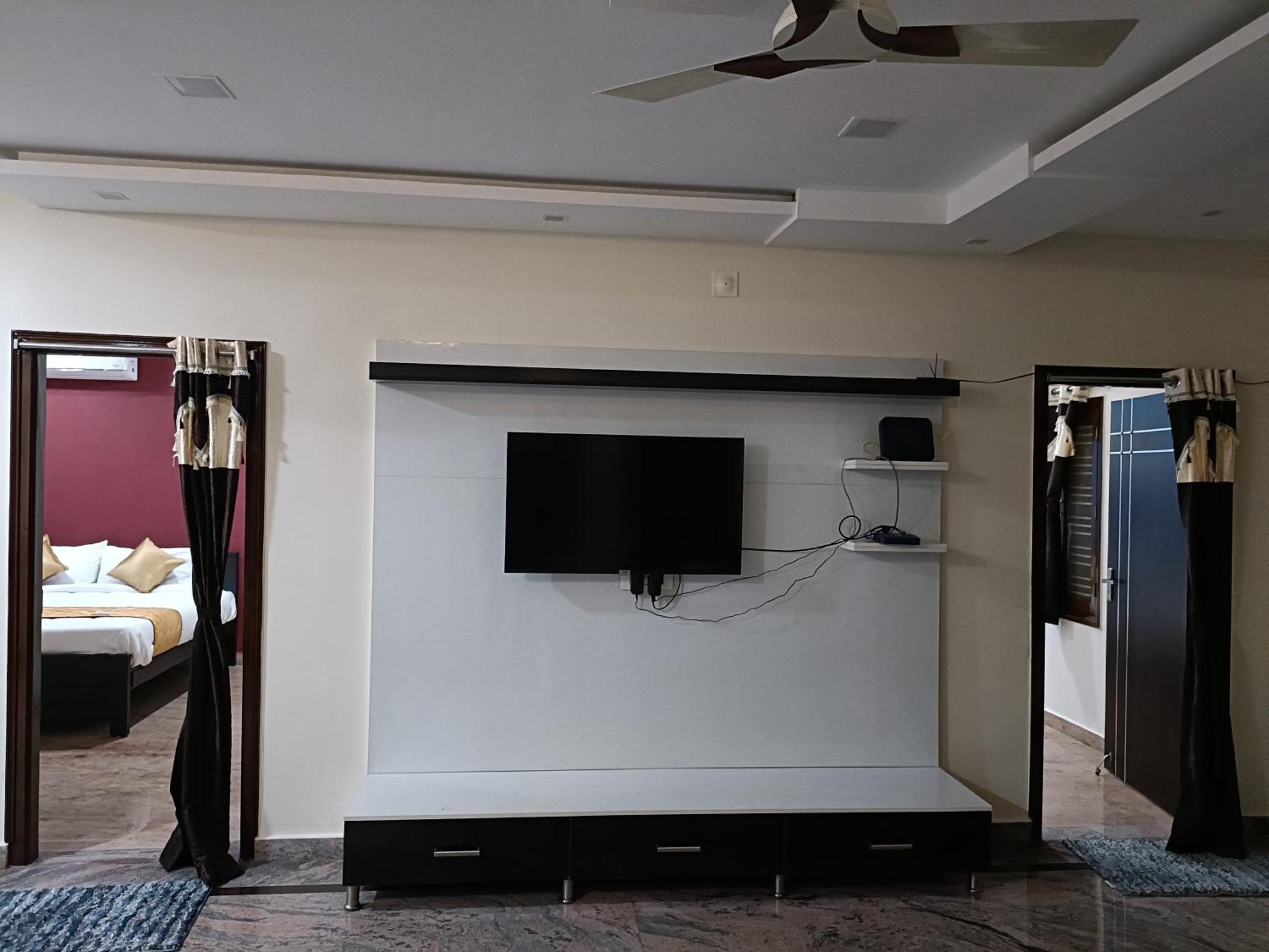 Four Seasons Home Stay 티루파티 외부 사진